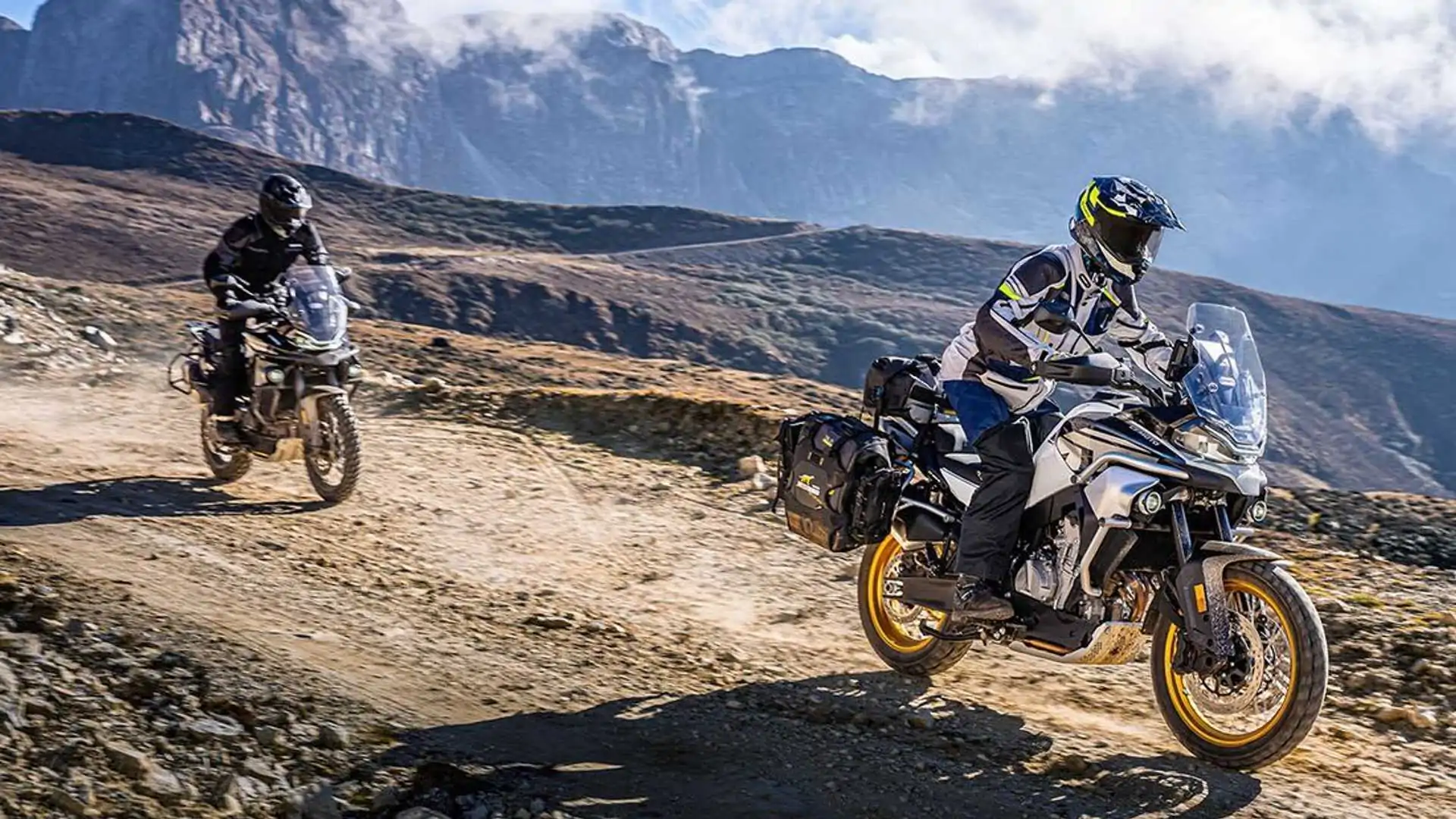 CFMOTO 800MT