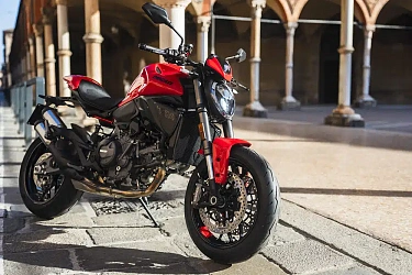 Ducati 2026: обзор Monster V2 5-го поколения